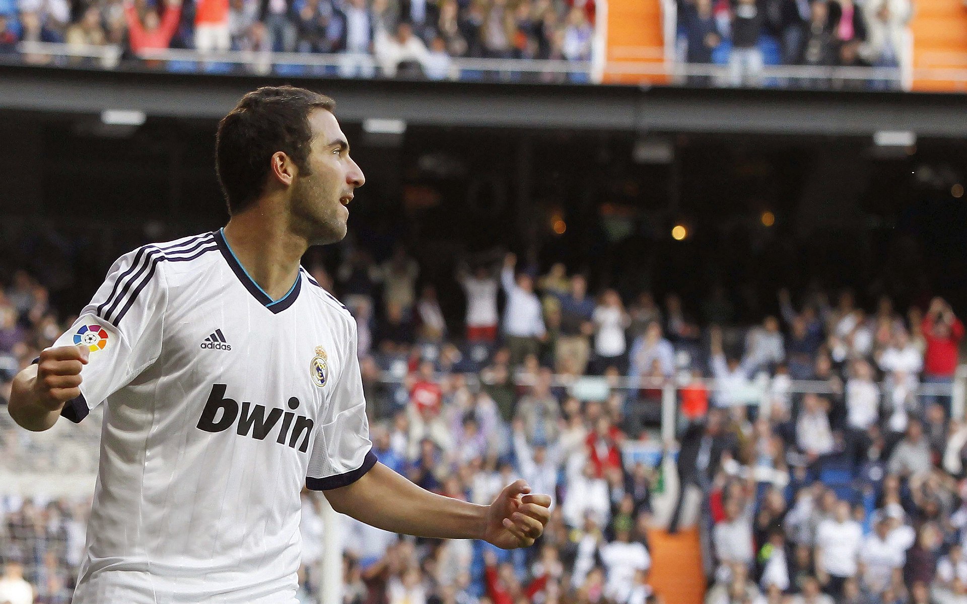 莱万手感滚烫，带领费内巴切险胜莱比锡，赛后一句话霸气侧漏